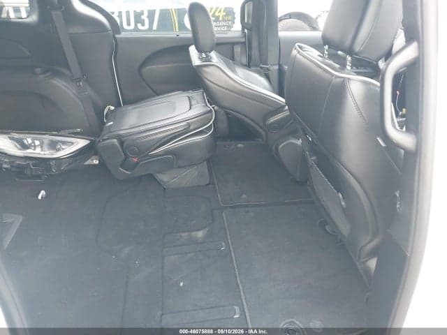 2025 CHRYSLER PACIFICA LIMITED 8