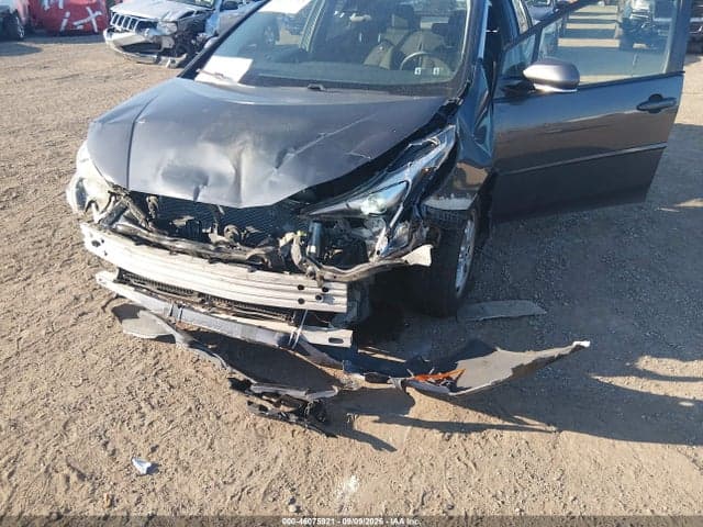 2017 TOYOTA PRIUS TWO 6