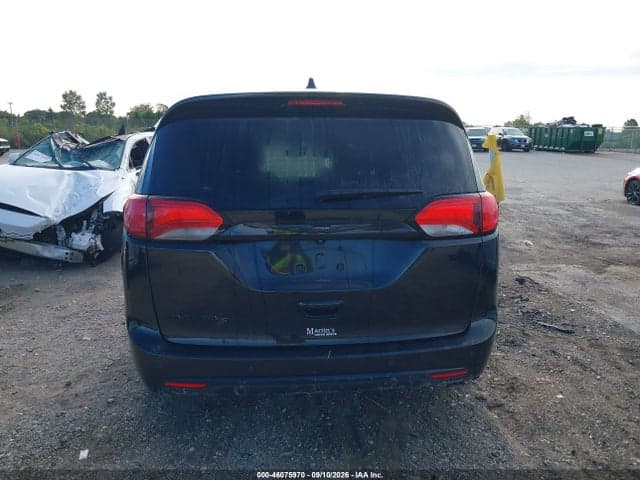 2020 CHRYSLER PACIFICA TOURING 16