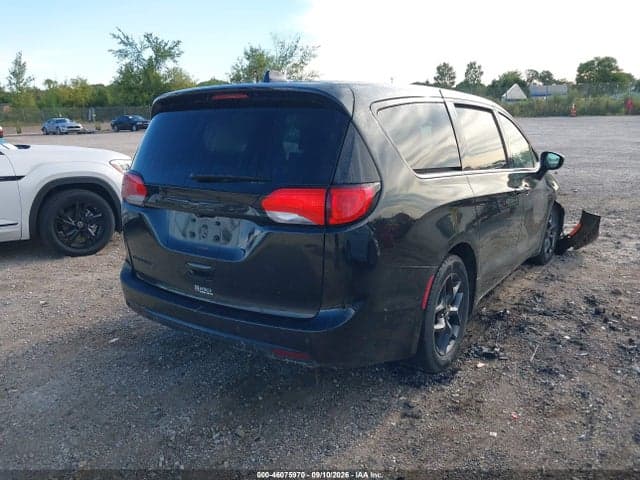 2020 CHRYSLER PACIFICA TOURING 4