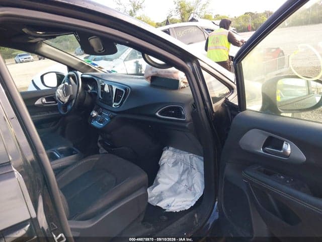 2020 CHRYSLER PACIFICA TOURING 5