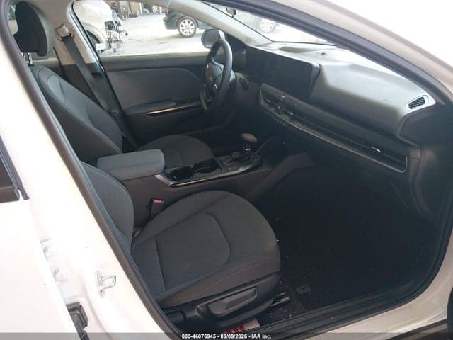 2025 KIA K4 LXS 5