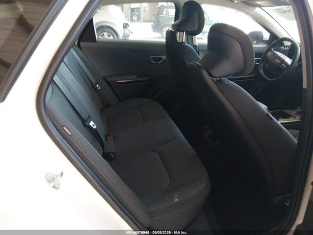 2025 KIA K4 LXS 8