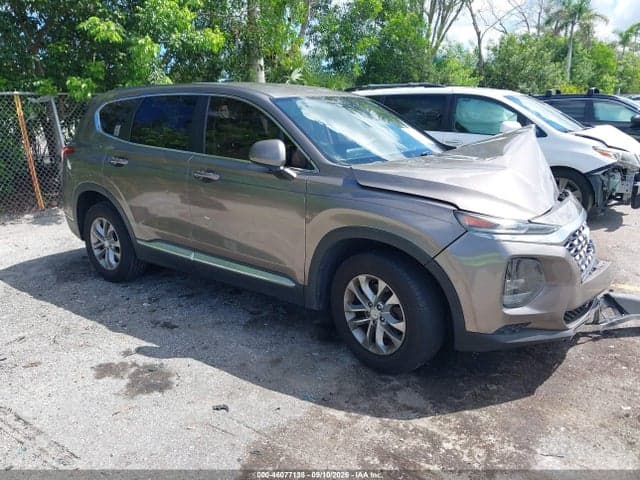 2019 HYUNDAI SANTA FE SE 1