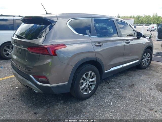 2019 HYUNDAI SANTA FE SE 4