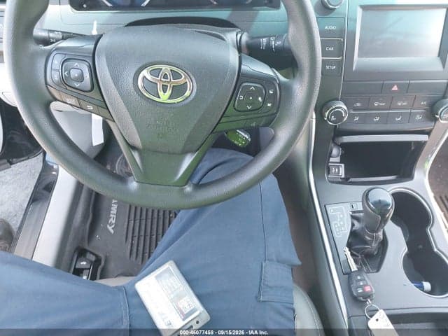 2017 TOYOTA CAMRY LE 11