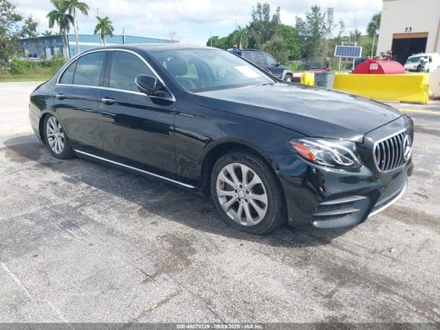 2017 MERCEDES-BENZ E 300 1