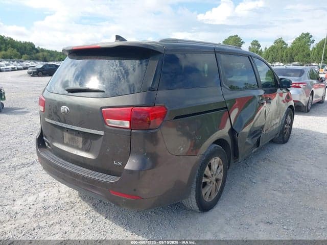 2017 KIA SEDONA LX 4