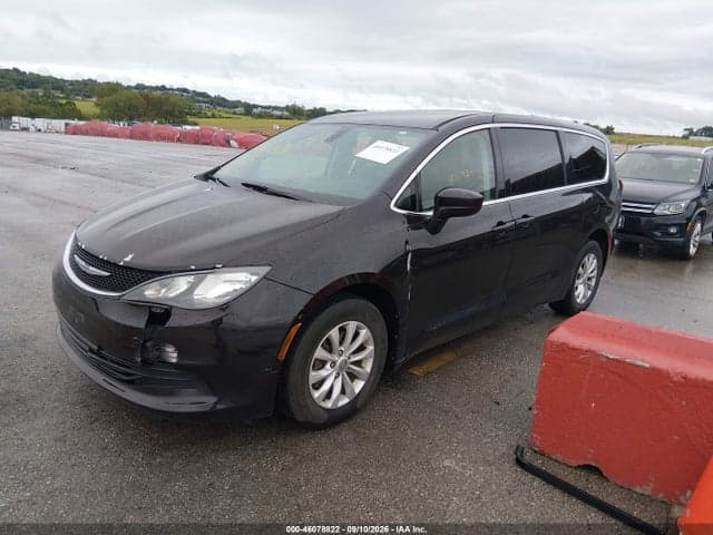 2017 CHRYSLER PACIFICA TOURING 2