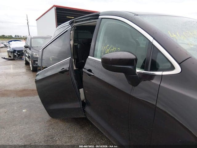 2017 CHRYSLER PACIFICA TOURING 6