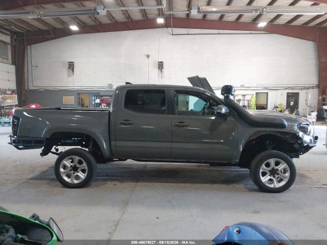 2017 TOYOTA TACOMA TRD SPORT 13