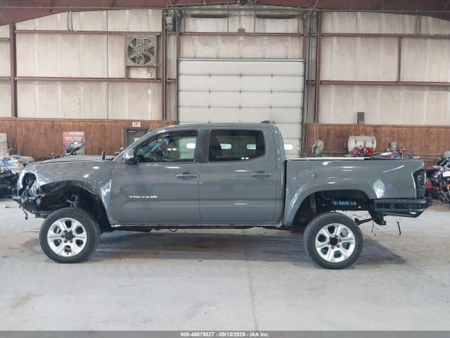 2017 TOYOTA TACOMA TRD SPORT 14