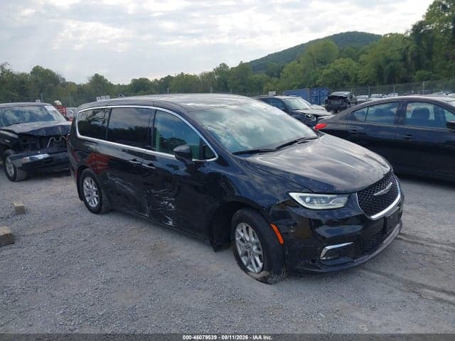 2023 CHRYSLER PACIFICA TOURING L 1