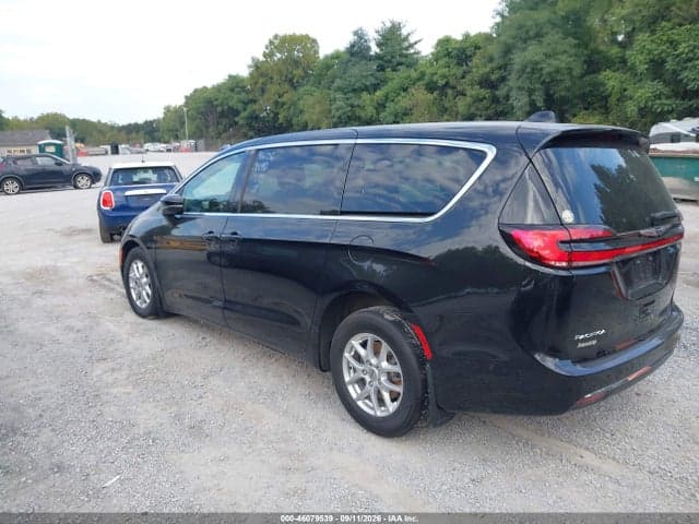 2023 CHRYSLER PACIFICA TOURING L 3