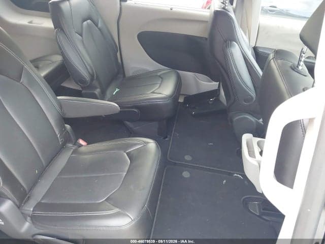 2023 CHRYSLER PACIFICA TOURING L 8