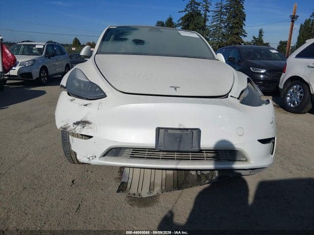 2025 TESLA MODEL Y LONG RANGE 12