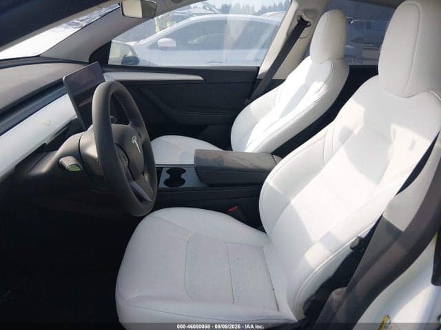 2025 TESLA MODEL Y LONG RANGE 5