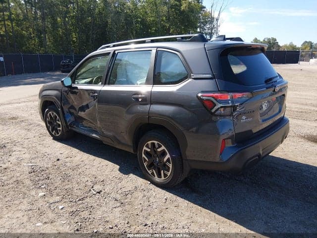 2025 SUBARU FORESTER 3