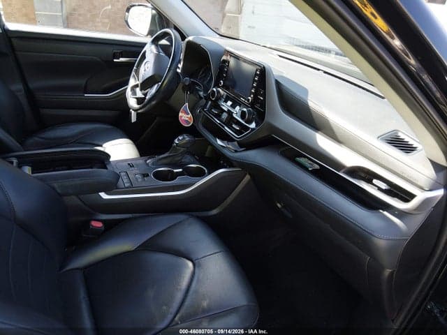 2021 TOYOTA HIGHLANDER XLE 5