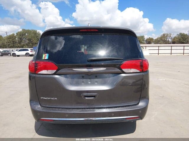 2018 CHRYSLER PACIFICA TOURING L 17