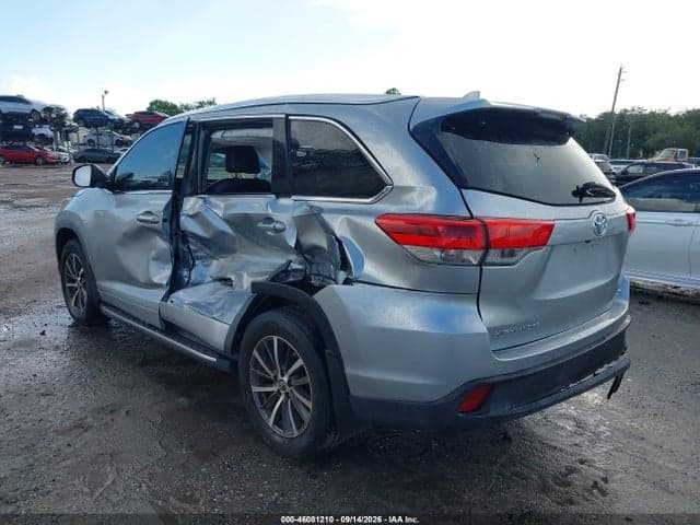 2018 TOYOTA HIGHLANDER XLE 3