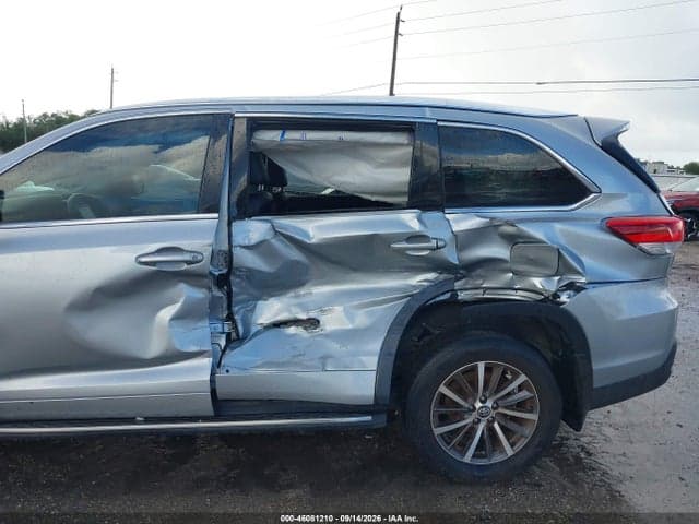 2018 TOYOTA HIGHLANDER XLE 6