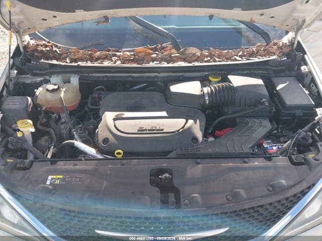 2019 CHRYSLER PACIFICA LIMITED 10