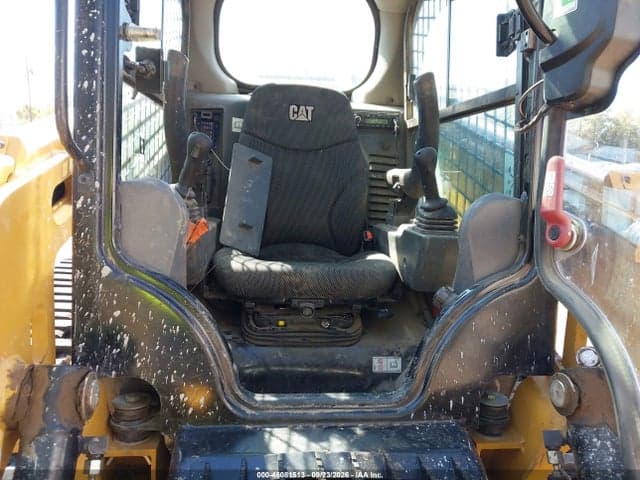 2025 CAT 239D3 5