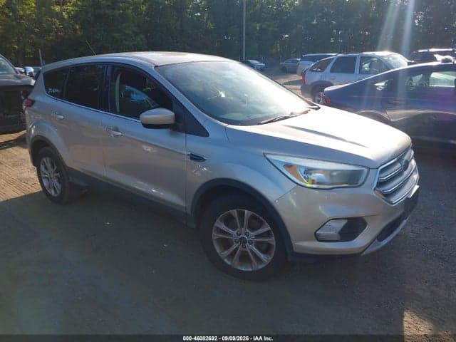 2017 FORD ESCAPE SE 1