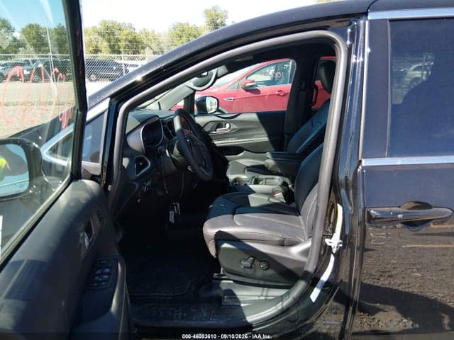 2027 CHRYSLER PACIFICA 5