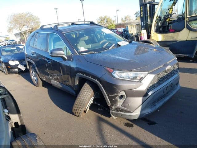 2020 TOYOTA RAV4 XLE 6