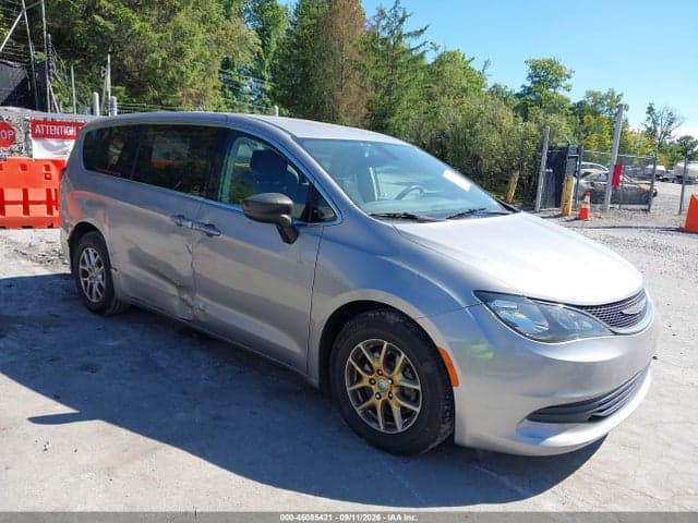 2017 CHRYSLER PACIFICA TOURING 1