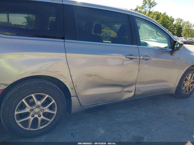 2017 CHRYSLER PACIFICA TOURING 6