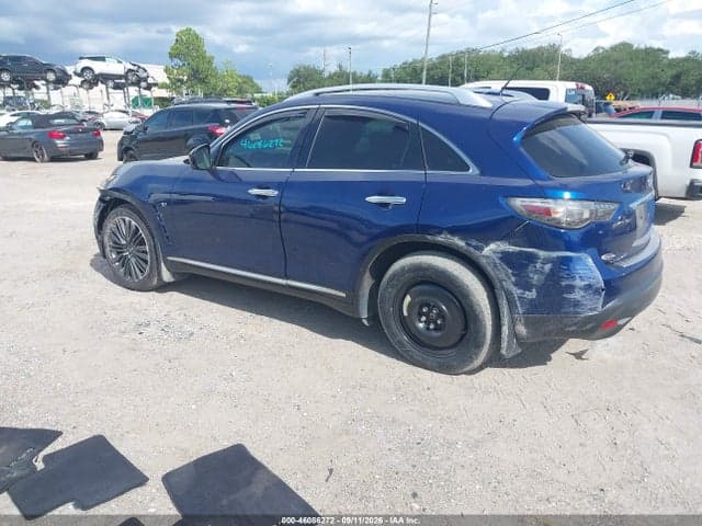 2017 INFINITI QX70 3