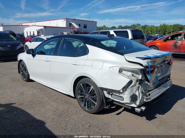2019 TOYOTA CAMRY XSE 3