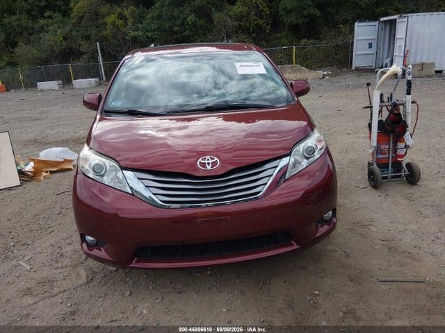 2017 TOYOTA SIENNA XLE 8 PASSENGER 12