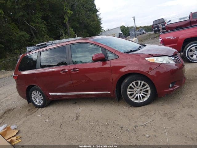 2017 TOYOTA SIENNA XLE 8 PASSENGER 13