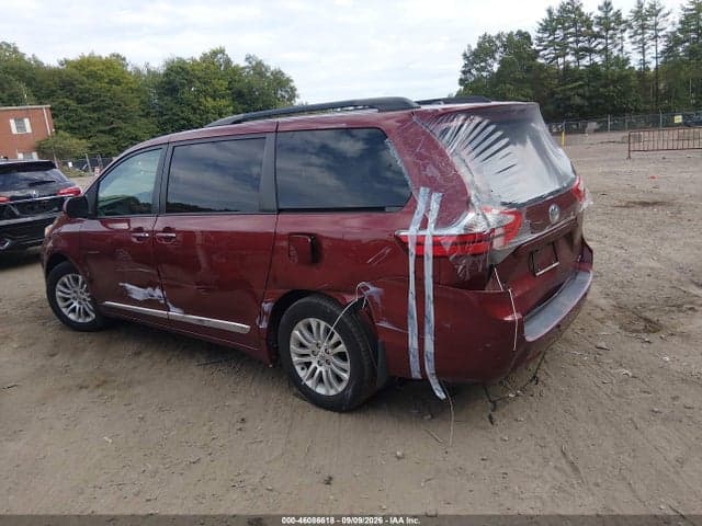 2017 TOYOTA SIENNA XLE 8 PASSENGER 14
