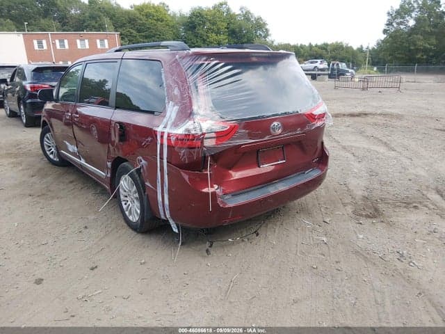 2017 TOYOTA SIENNA XLE 8 PASSENGER 3