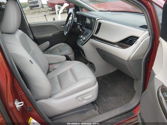 2017 TOYOTA SIENNA XLE 8 PASSENGER 5