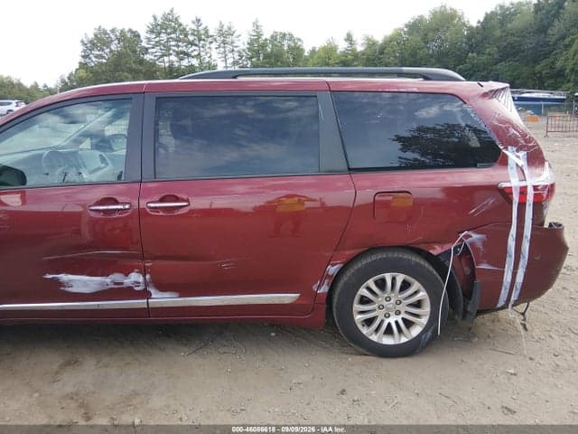 2017 TOYOTA SIENNA XLE 8 PASSENGER 6