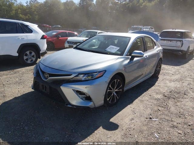2018 TOYOTA CAMRY SE 2