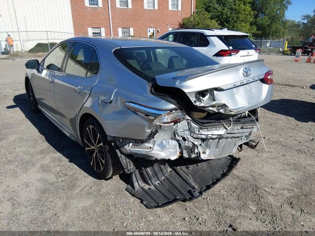 2018 TOYOTA CAMRY SE 3
