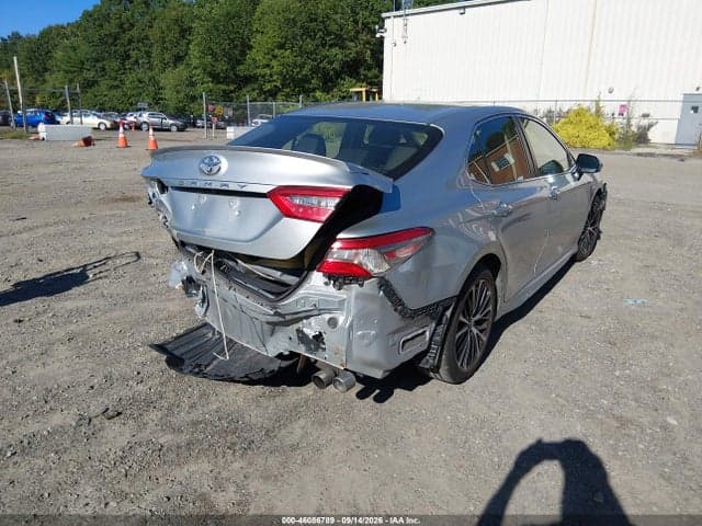 2018 TOYOTA CAMRY SE 4