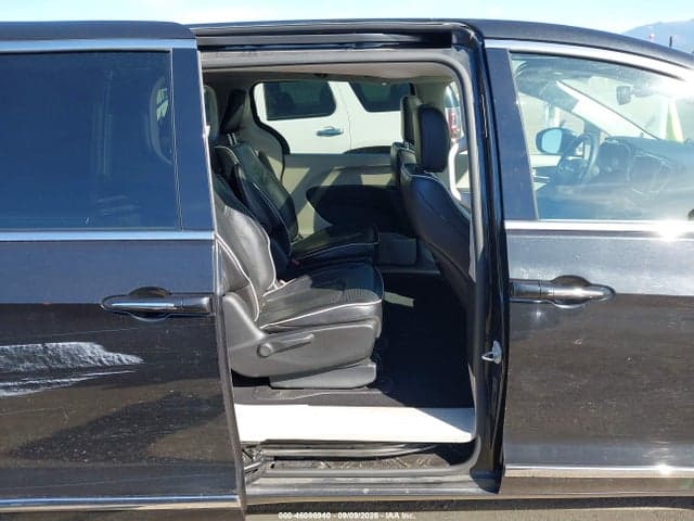 2023 CHRYSLER PACIFICA HYBRID LIMITED 8