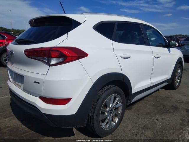 2017 HYUNDAI TUCSON SE 4