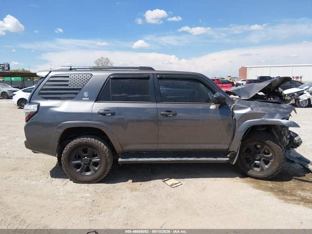 2017 TOYOTA 4RUNNER SR5 14