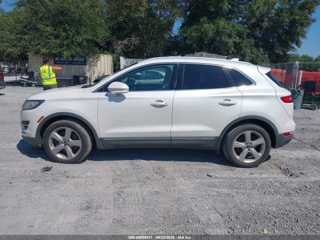 2017 LINCOLN MKC PREMIERE 14