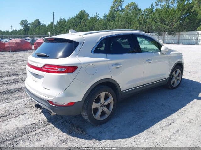 2017 LINCOLN MKC PREMIERE 4