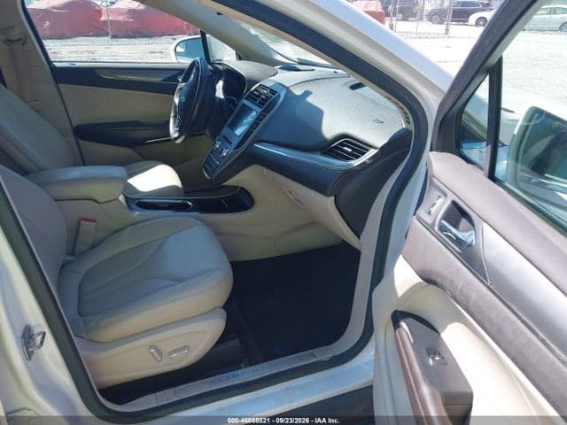 2017 LINCOLN MKC PREMIERE 5